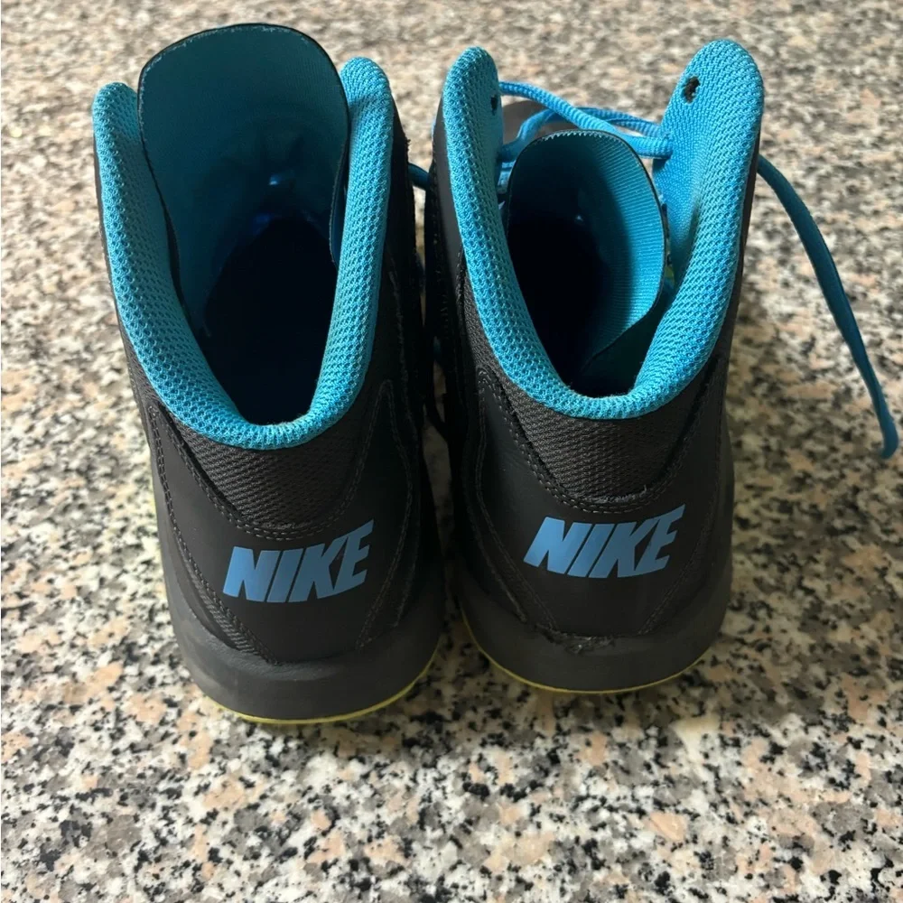 Nike Dual Fusion Men’s Basketball High-top shoes size 9